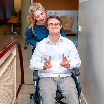 man-with-wheelchair-and-woman (desktop)